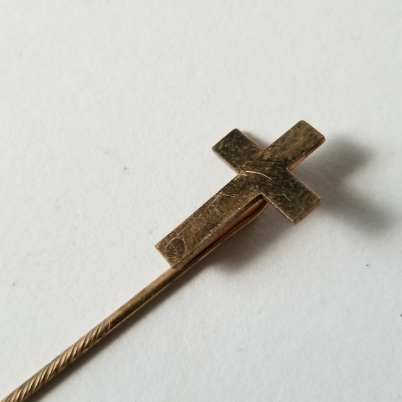 Relisted -Vintage cross stick pin gold tone crucifix brooch - Picture 8 of 16